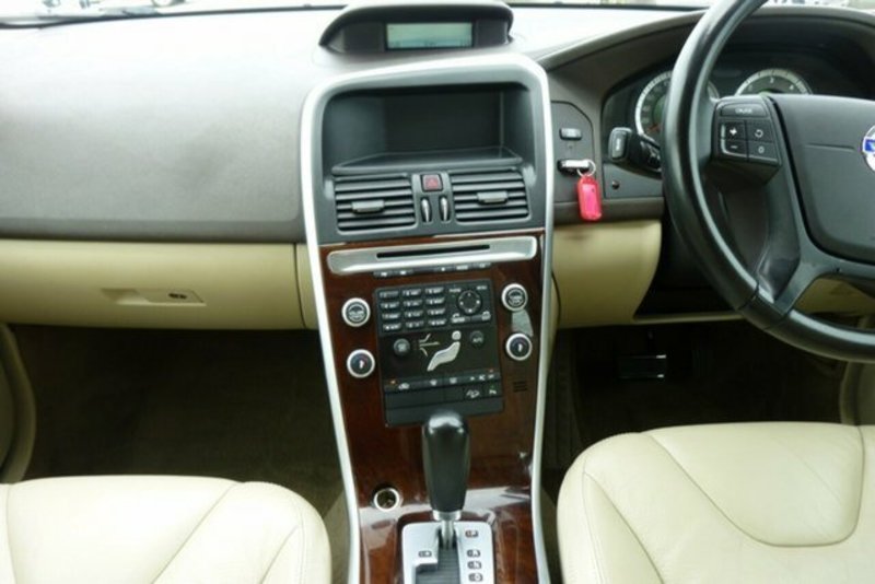 2010 VOLVO XC60 D5 DZ MY11