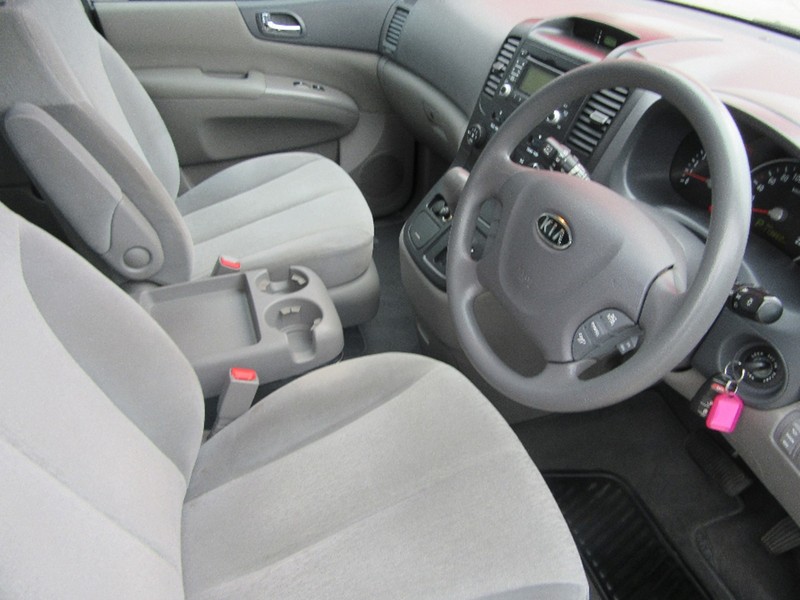 2010 KIA GRAND CARNIVAL SI VQ