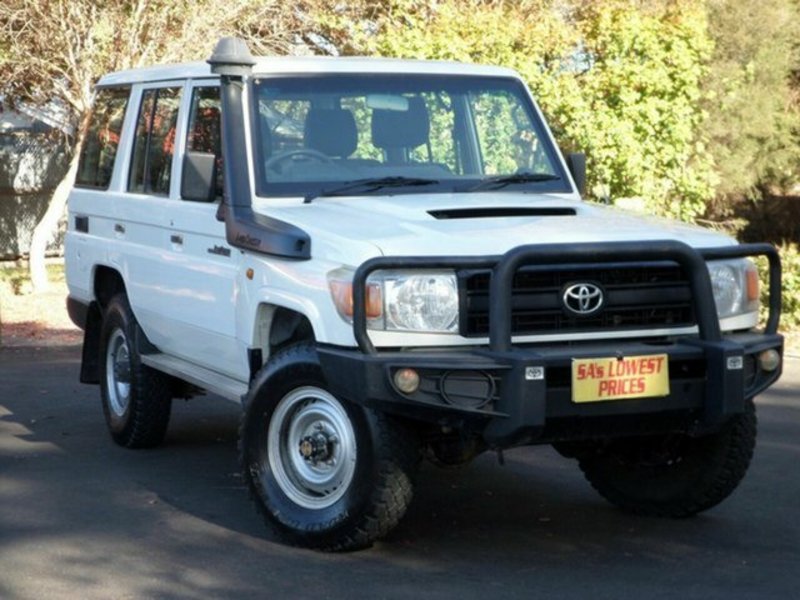 2010 TOYOTA LANDCRUISER Workmate VDJ76R MY10