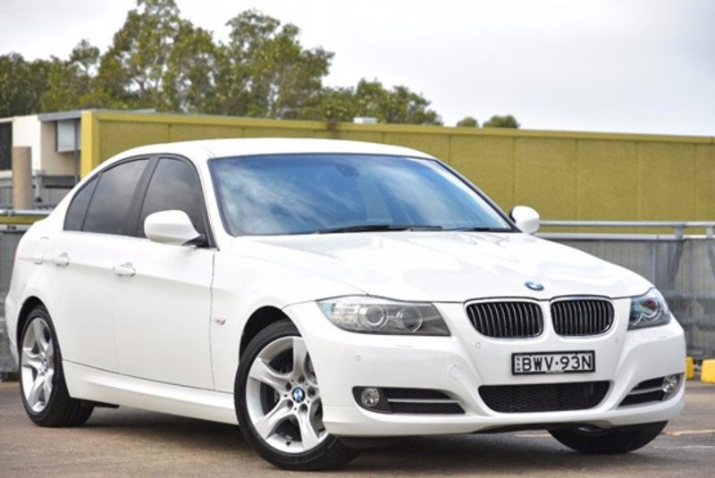 2011 BMW 320I LIFESTYLE E90