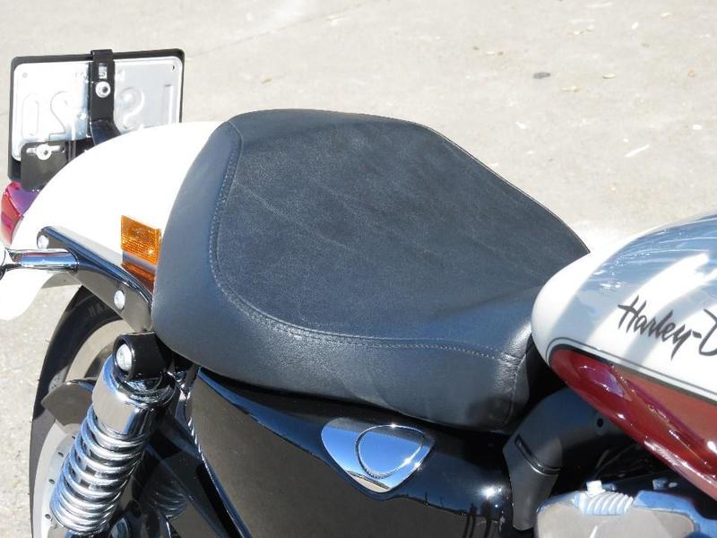 2011 HARLEY-DAVIDSON SUPERLOW 883 (XL883L)