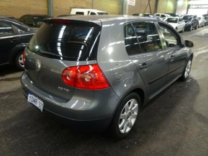 2005 VOLKSWAGEN GOLF 2.0 FSI COMFORTLINE 1K