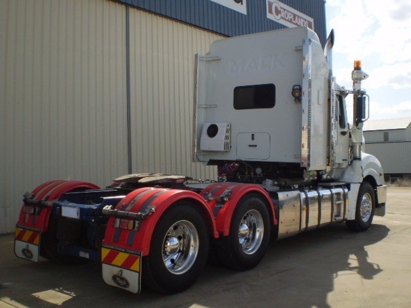 2011 MACK TRIDENT TRIDENT Truck