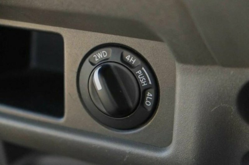 2009 NISSAN NAVARA RX D40