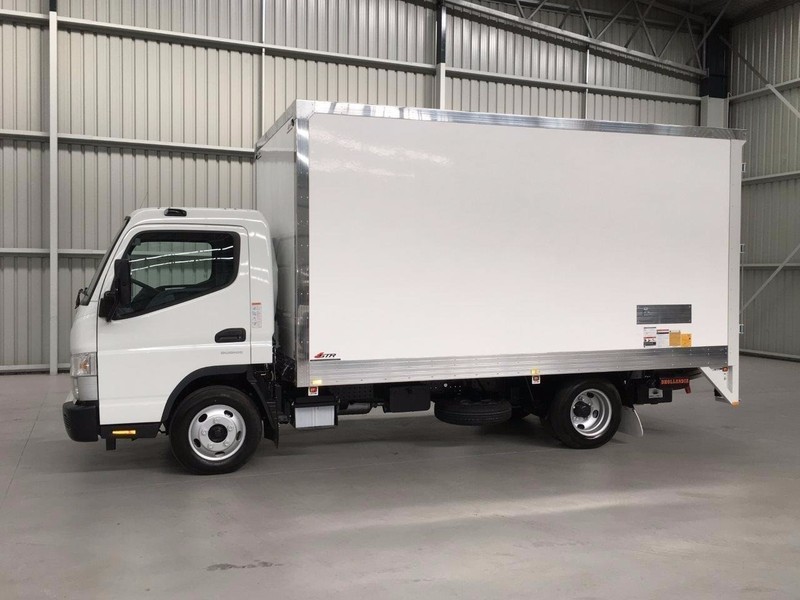 2016 FUSO Canter 515 METROLite Canter 515 Truck