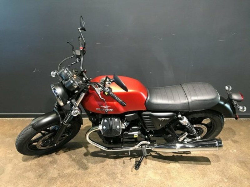 2017 MOTO GUZZI V7 II Stone