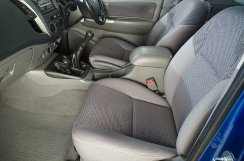 2008 TOYOTA HILUX SR5 (4x4) KUN26R 07 UPGRADE
