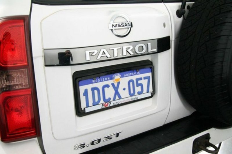 2006 NISSAN PATROL ST (4x4) GU IV