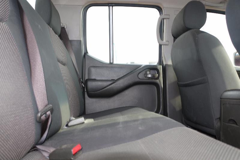 2012 NISSAN NAVARA dual cub utility