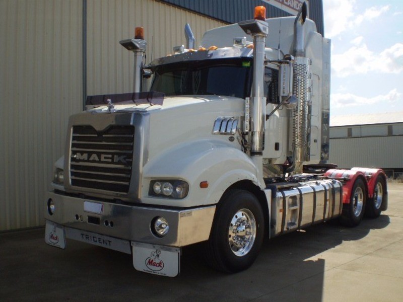 2011 MACK TRIDENT TRIDENT Truck