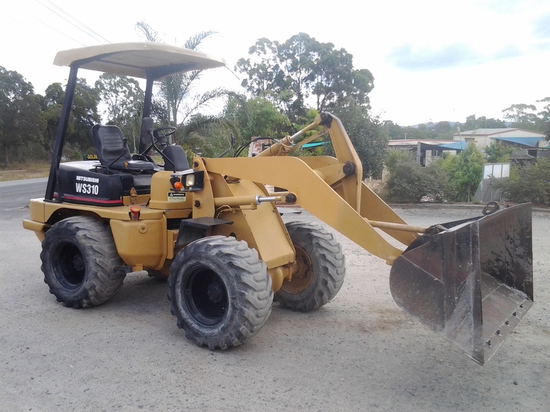 2002 MITSUBISHI WS310