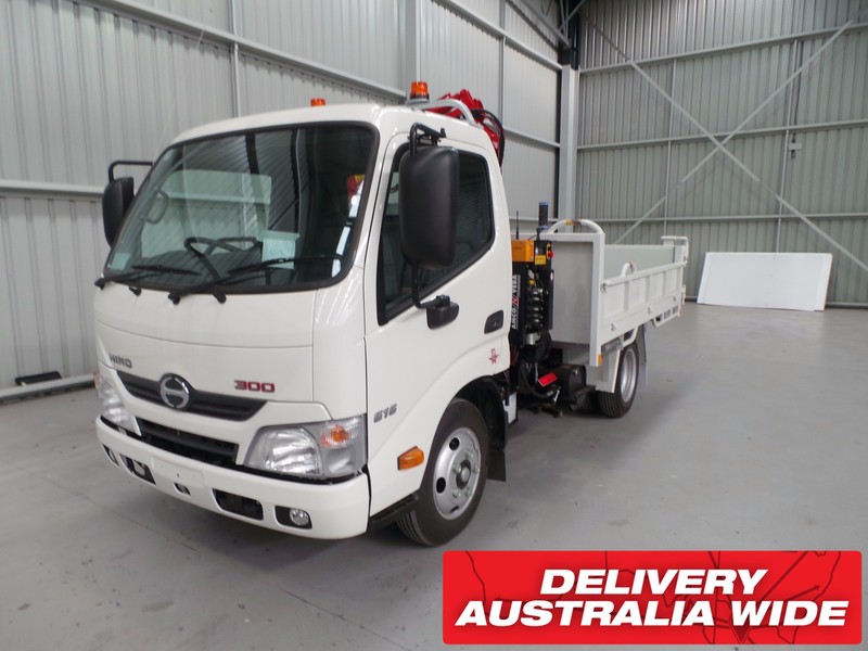 2016 HINO 616 - 300 Series 616 - 300 Series Truck