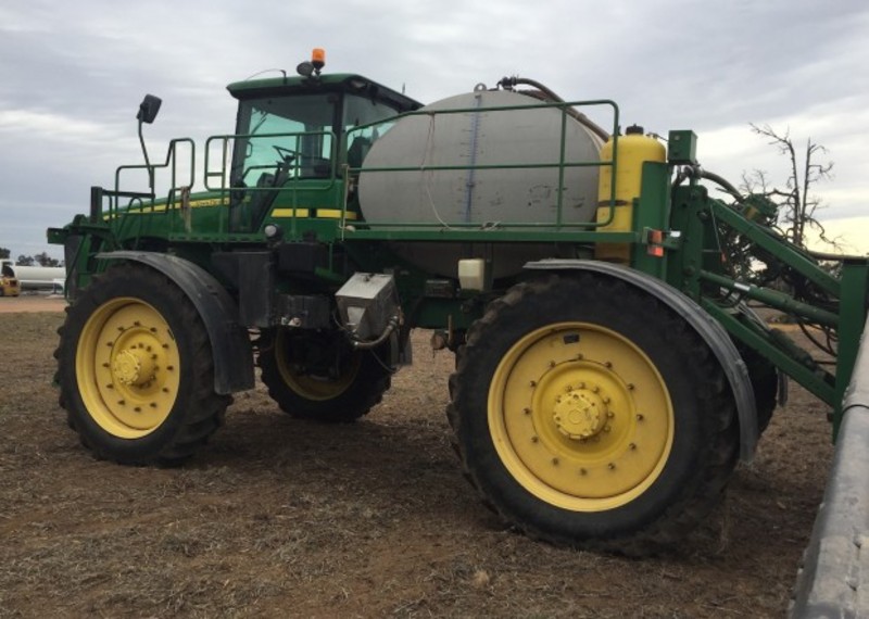 2006 JOHN DEERE 4930 Sprayer