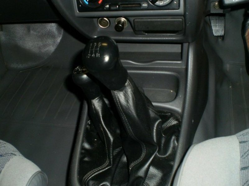 2006 MAZDA B2500 BRAVO SDX (4x4)