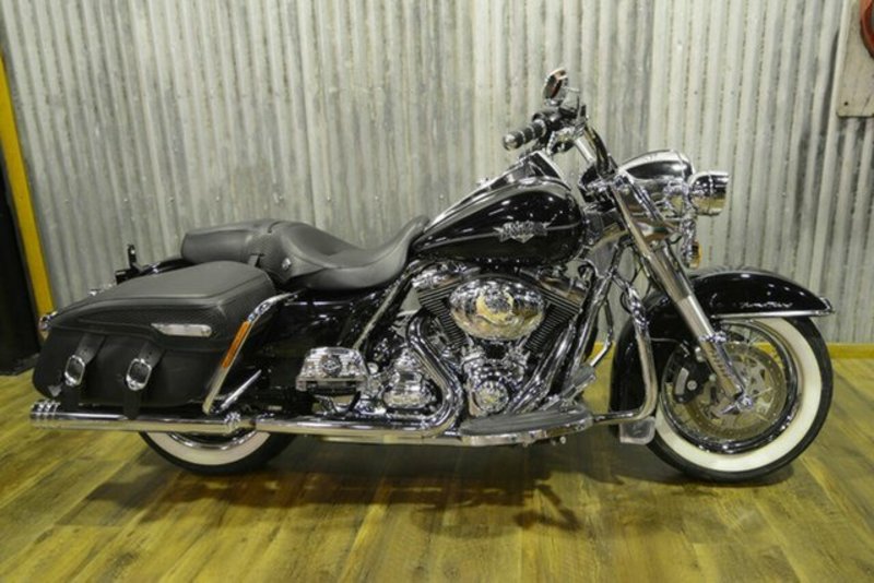 2011 HARLEY-DAVIDSON 1700CC FLHR ROAD KING MY11