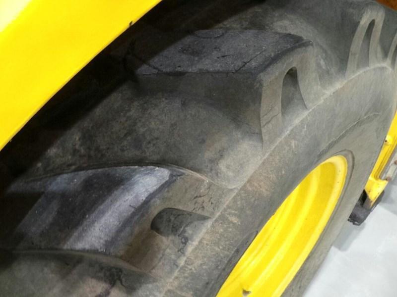 2003 NEW HOLLAND LB90