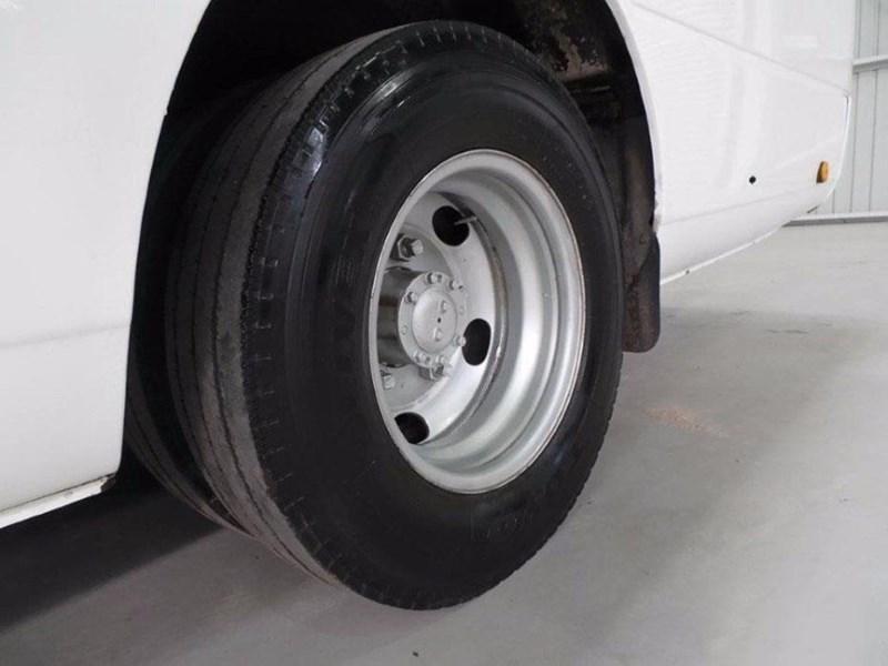 2002 MITSUBISHI ROSA BUS