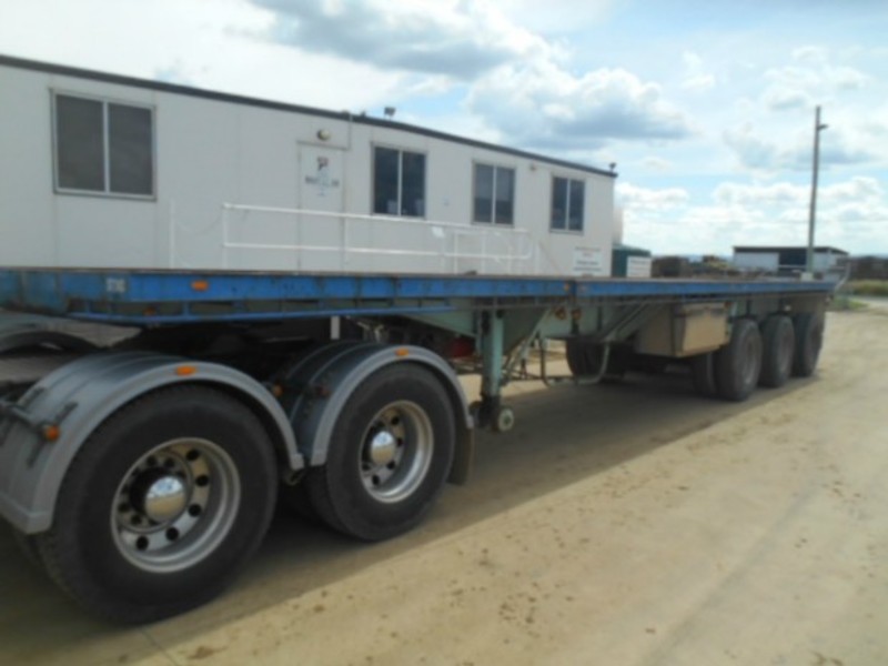 1980 Haulmark Flat top Semi Trailer