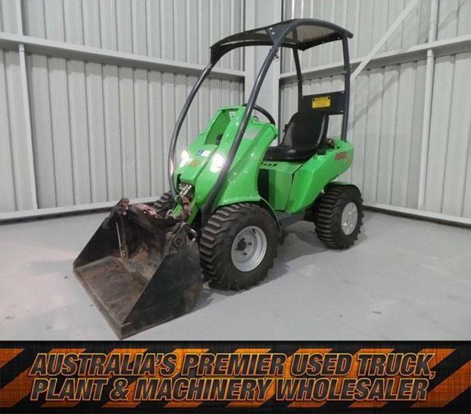 AVANT 220 WHEEL LOADER