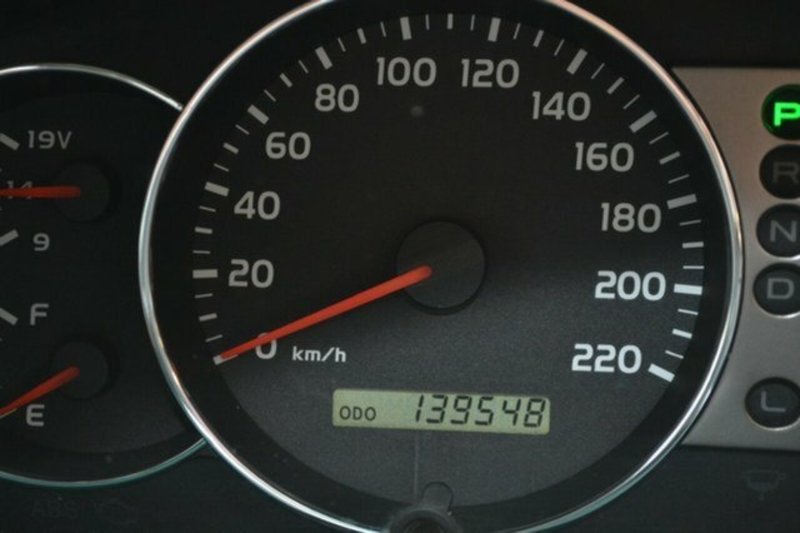 2004 TOYOTA LANDCRUISER GXL (4x4) UZJ100R