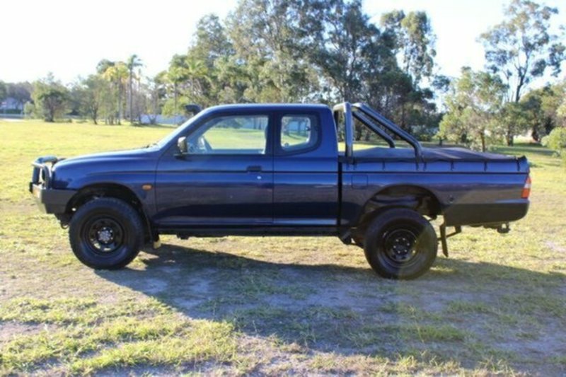 2001 MITSUBISHI TRITON GLX Club Cab MK