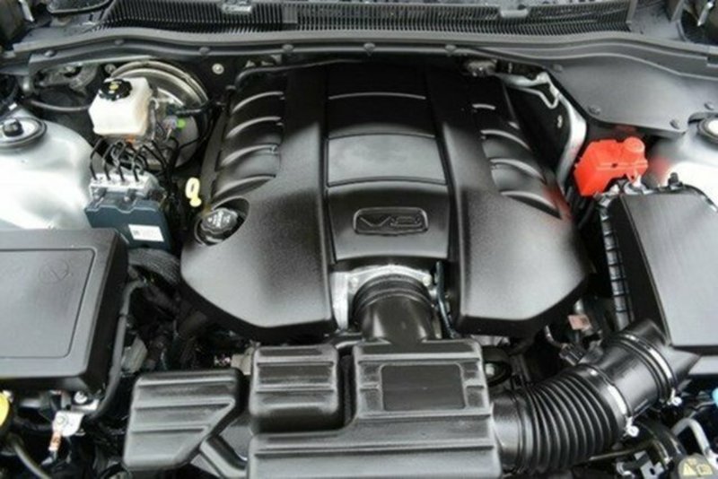 2014 HOLDEN CALAIS V VF