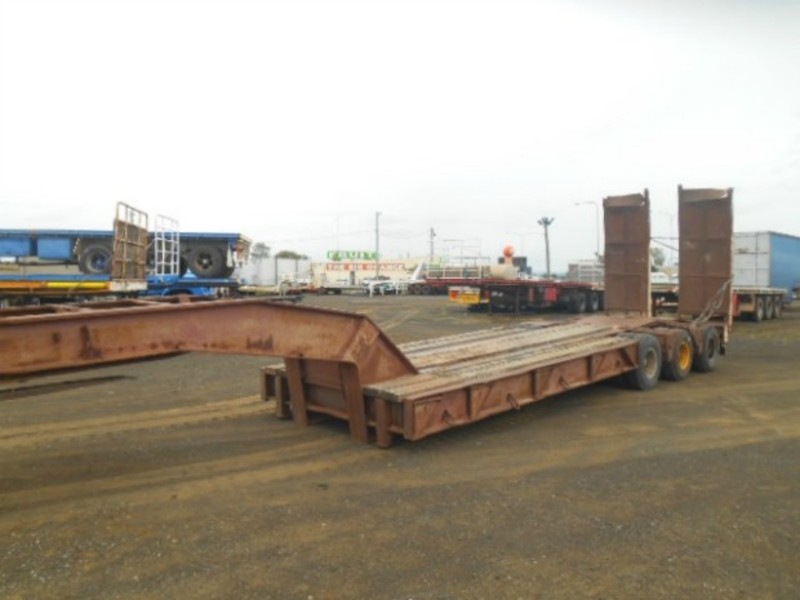 Drake Low LoaderPlatform Semi Trailer