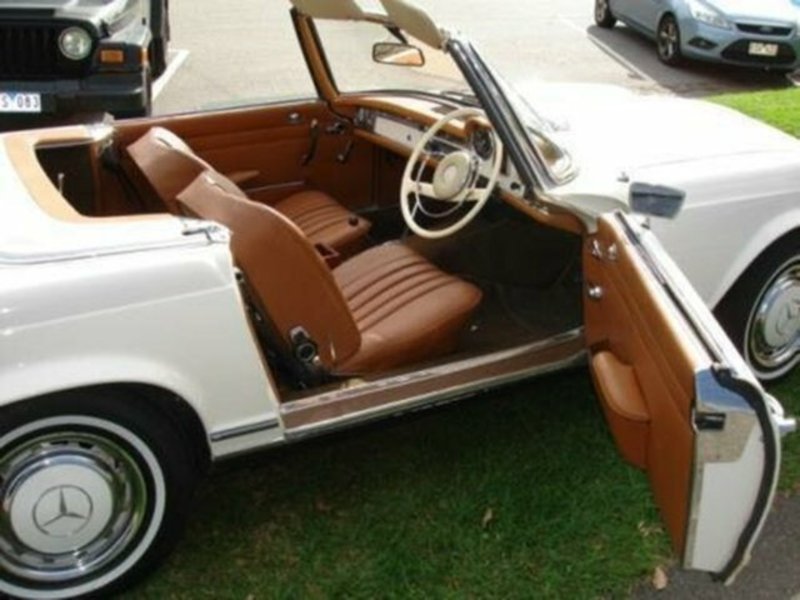 1967 MERCEDES-BENZ 250SL SL PAGODA