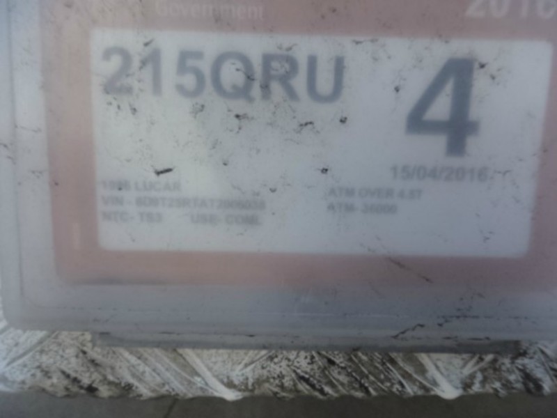 1996 Lucar Refrigerated Van Semi Trailer