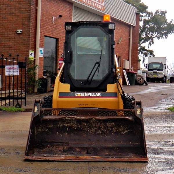 2005 CATERPILLAR 216B 216B Loader