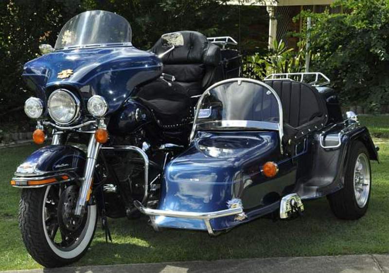 2000 HARLEY-DAVIDSON FLHTCU 