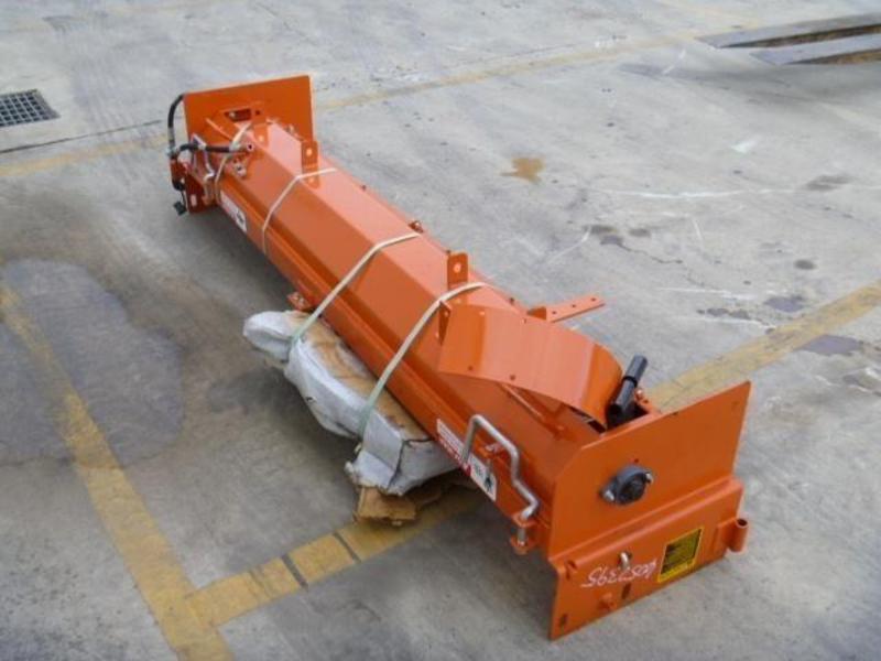 2016 SWENSON HYDRAULIC SPREADER