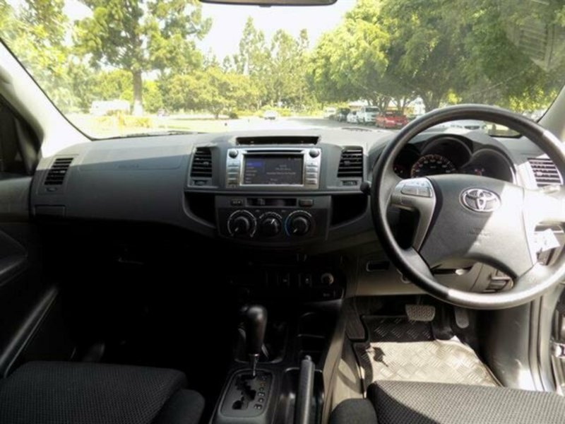 2015 TOYOTA HILUX SR5 (4x4) KUN26R MY14