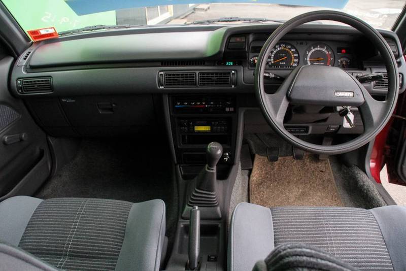 1992 TOYOTA CAMRY EXECUTIVE SV21