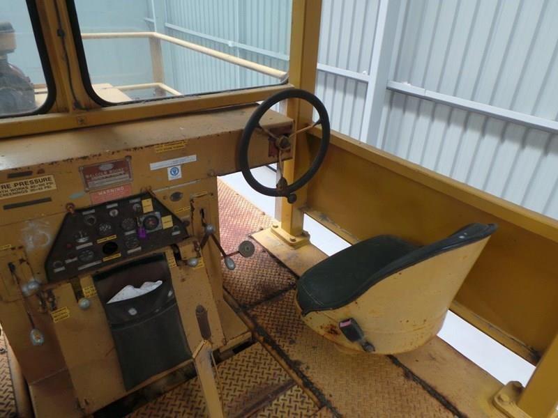 1979 MOORE SP1511 ROLLER