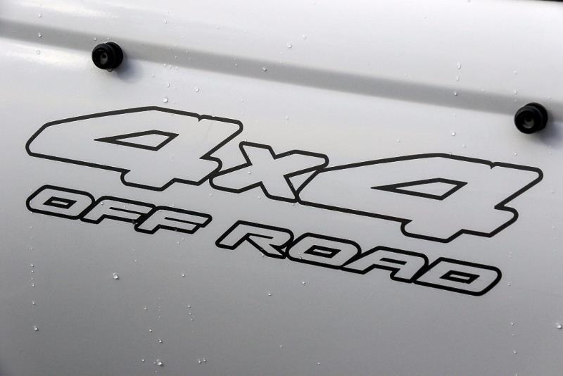 2006 NISSAN NAVARA DX D22