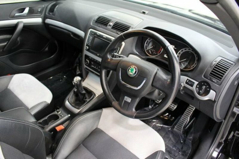 2010 SKODA OCTAVIA RS 147 TSI 1Z MY10