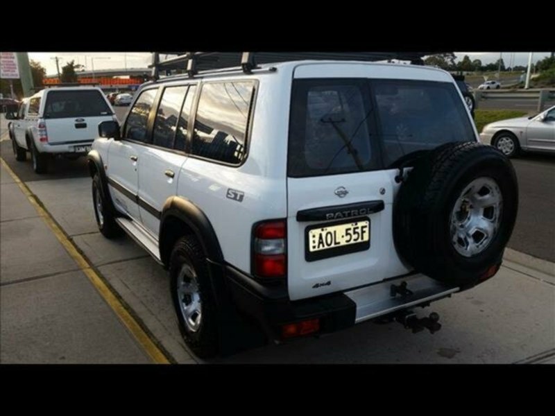 1999 NISSAN PATROL ST (4x4) GU
