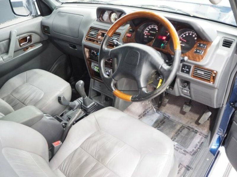 1998 MITSUBISHI PAJERO GLS LWB (4x4) NL
