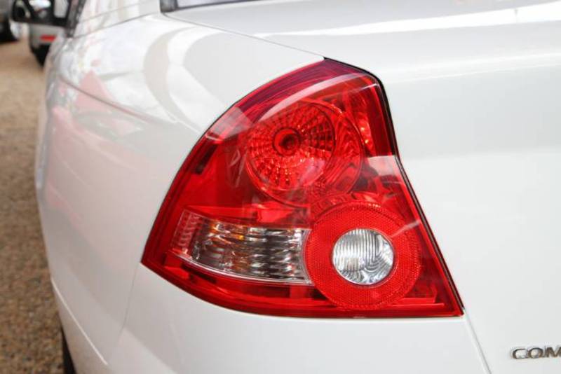 2004 HOLDEN COMMODORE EQUIPE VYII