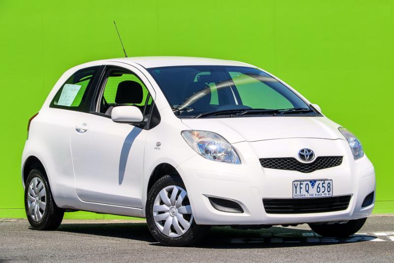 2010 TOYOTA YARIS YR