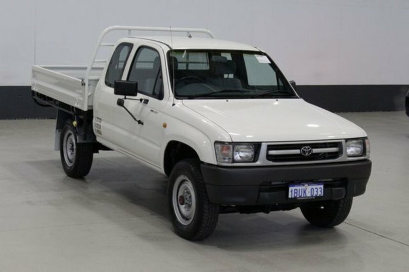 2001 TOYOTA HILUX (4x4) RZN174R