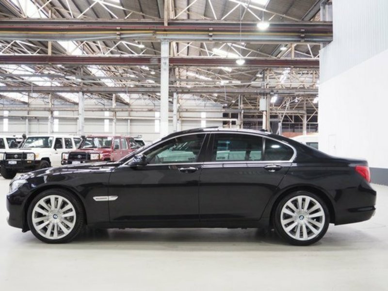 2009 BMW 7 50i F01