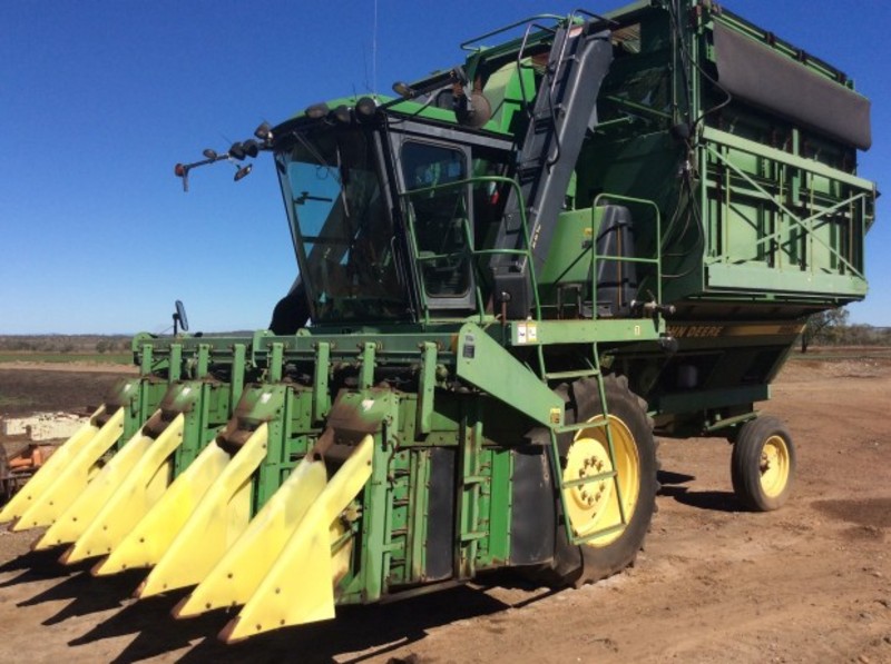 JOHN DEERE 9960 Harvester Header