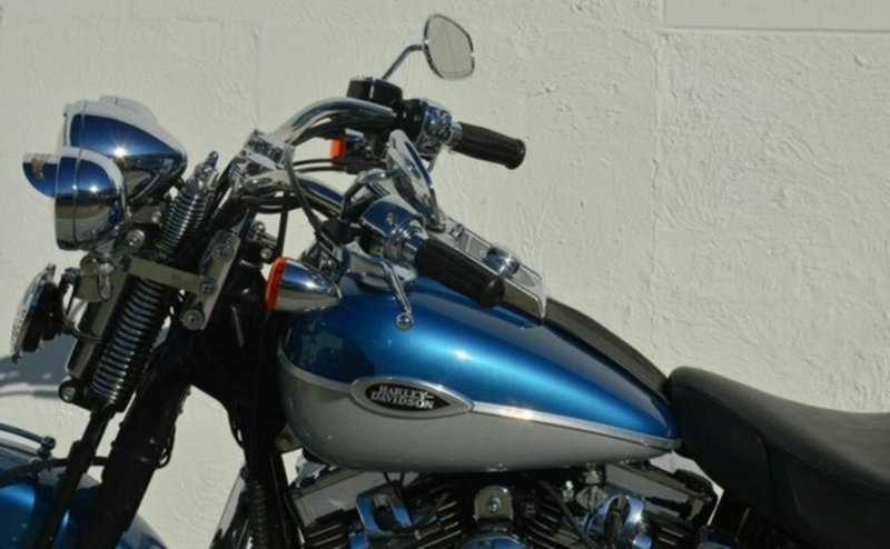 2005 HARLEY-DAVIDSON FLSTS Heritage Springer