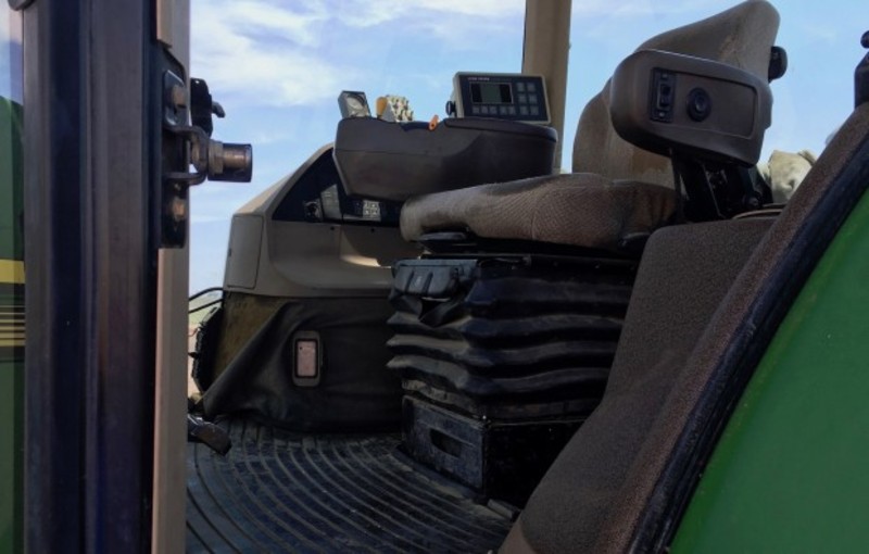 JOHN DEERE 8410 Tractor