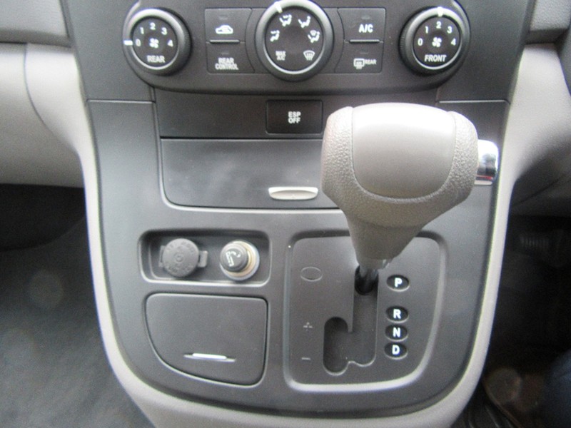 2010 KIA GRAND CARNIVAL SI VQ