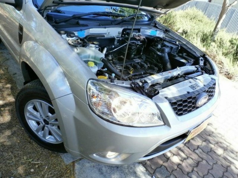 2010 FORD ESCAPE ZD