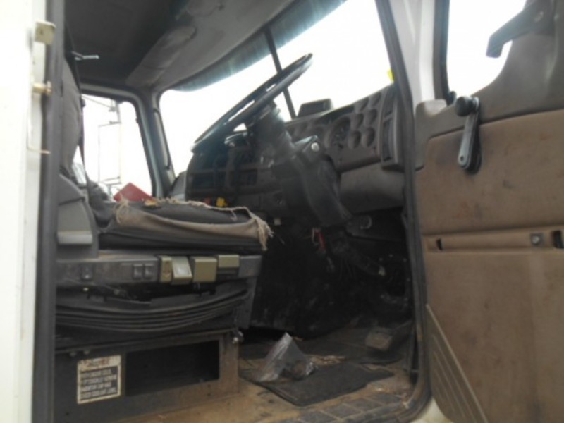 2005 MACK METRO-LINER METRO-LINER Truck