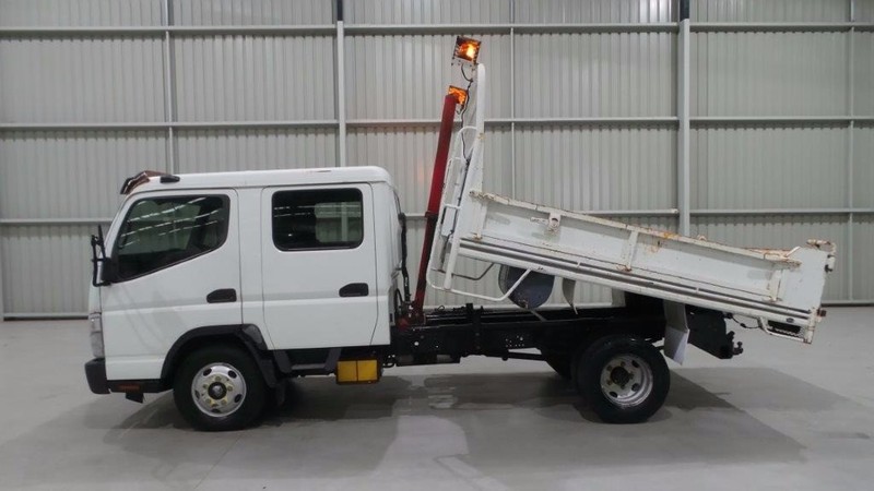 2006 FUSO Canter Canter Truck